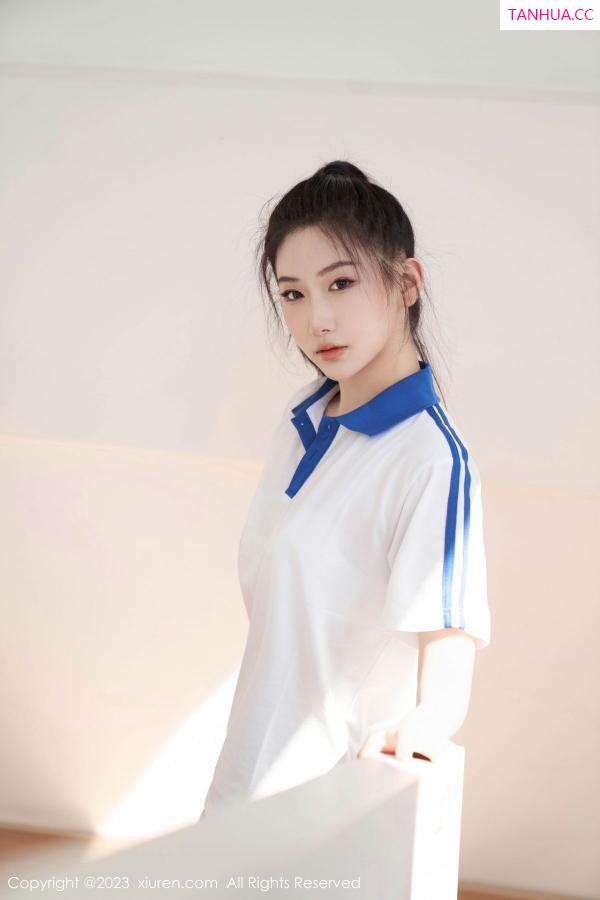   [XiuRen]高清写真图 2023.07.20 No.7110 沈青黛 学妹装扮第13张图片